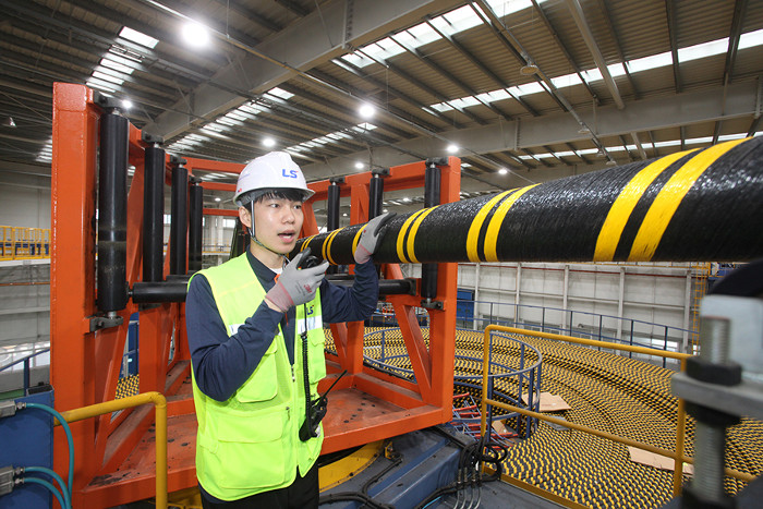 LS Cable & System loaods out cables for Dutch offshore transmission projects