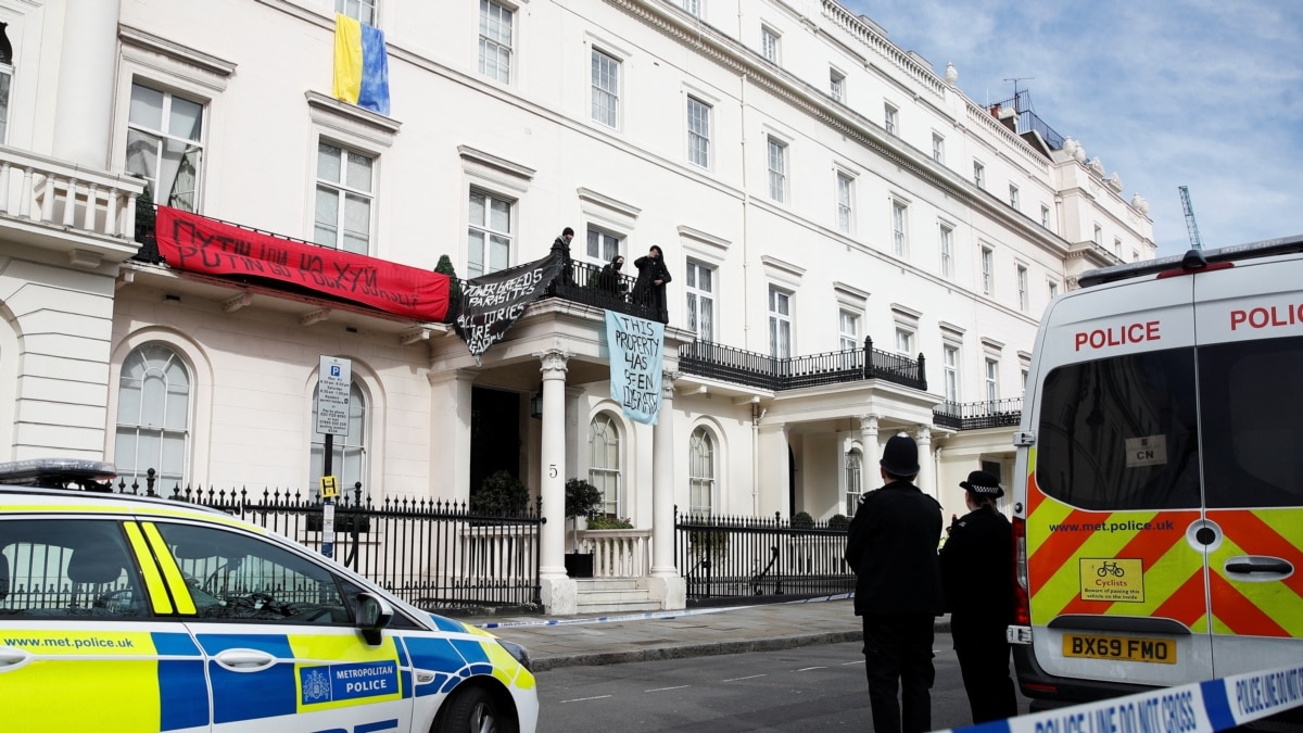 Squatters Take Over Russian Oligarch's $65 Million London Mansion